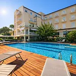 Ξενοδοχείο Trionfal - Fronte Mare - Vicinissimi Al Centro 3*