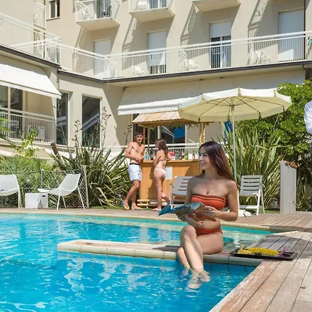 Trionfal - Fronte Mare - Vicinissimi Al Centro Hotel 3*
