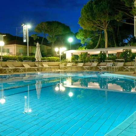 Hotel Trionfal - Fronte Mare - Vicinissimi Al Centro Milano Marittima