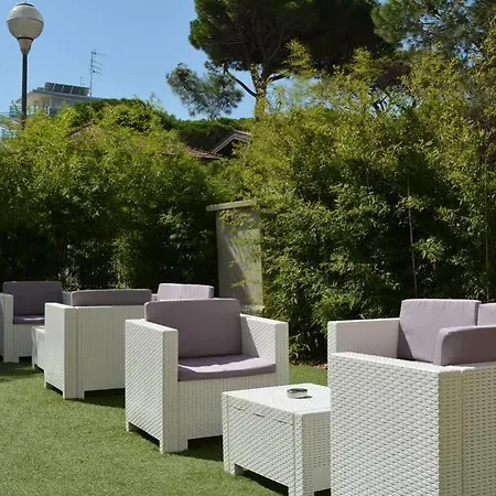 Hotel Trionfal - Fronte Mare - Vicinissimi Al Centro Milano Marittima
