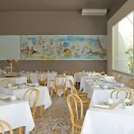 Hotel Trionfal - Fronte Mare - Vicinissimi Al Centro 3*