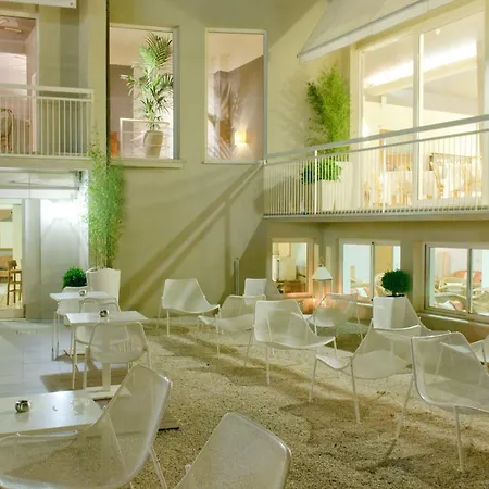 Trionfal - Fronte Mare - Vicinissimi Al Centro Hotel Milano Marittima