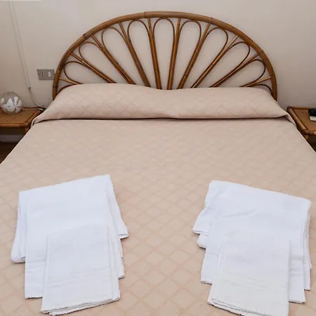 Trionfal - Fronte Mare - Vicinissimi Al Centro 호텔 밀라노마리티마