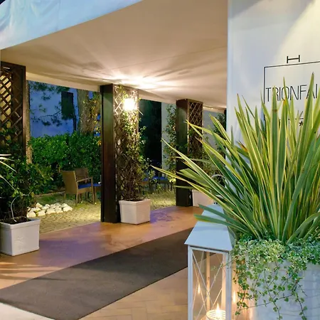 Trionfal - Fronte Mare - Vicinissimi Al Centro 3* Milano Marittima