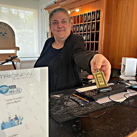 호텔 Trionfal - Fronte Mare - Vicinissimi Al Centro 밀라노마리티마