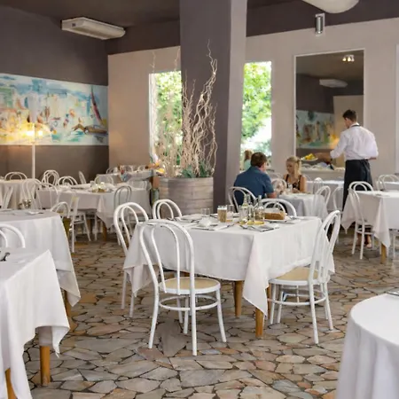 Trionfal - Fronte Mare - Vicinissimi Al Centro 3*