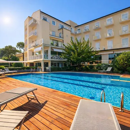 فندق Trionfal - Fronte Mare - Vicinissimi Al Centro 3*