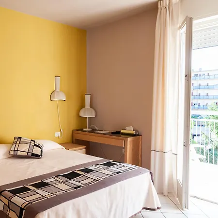 Trionfal - Fronte Mare - Vicinissimi Al Centro 3* Milano Marittima