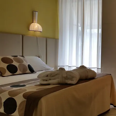 Trionfal - Fronte Mare - Vicinissimi Al Centro Hotel 3*