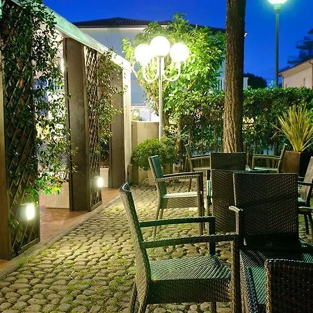 Hotel Trionfal - Fronte Mare - Vicinissimi Al Centro