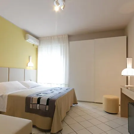 Trionfal - Fronte Mare - Vicinissimi Al Centro Hotel Milano Marittima