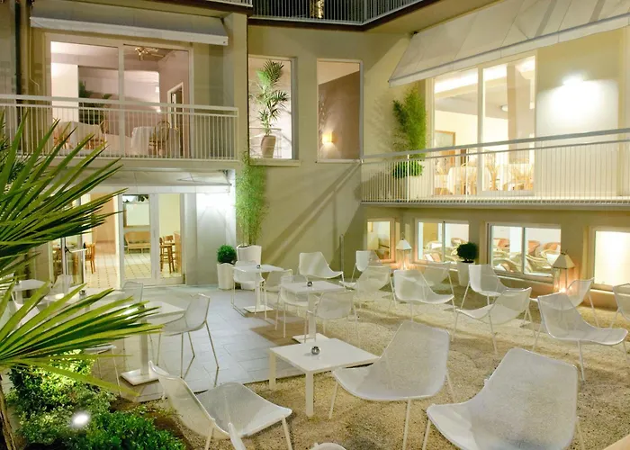 Trionfal - Fronte Mare - Vicinissimi Al Centro 3* Milano Marittima