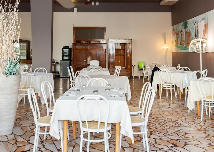 Hotel Trionfal - Fronte Mare - Vicinissimi Al Centro Milano Marittima