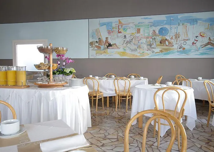 Hotel Trionfal - Fronte Mare - Vicinissimi Al Centro