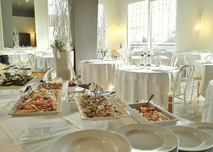 酒店 Trionfal - Fronte Mare - Vicinissimi Al Centro 3*